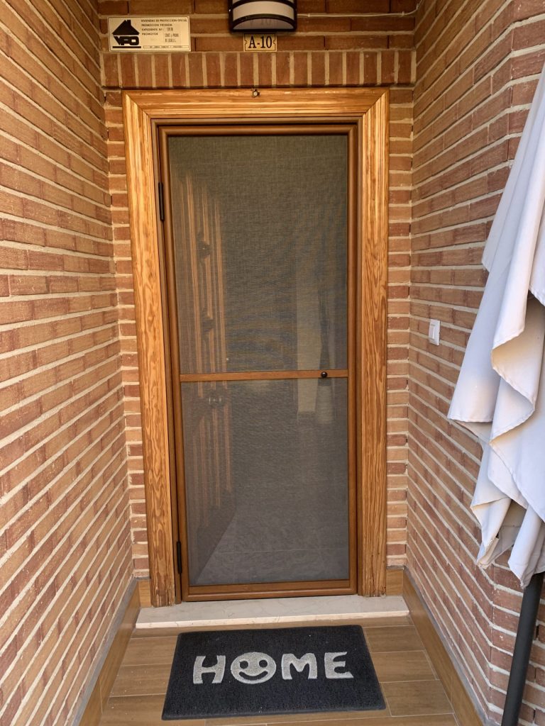 Fachada restaurada con acabado elegante